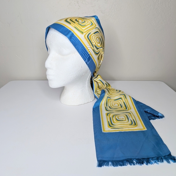 Vintage‎ Yellow Blue and White Mod Oblong Scarf - Picture 13 of 13